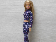 Barevné šatičky pro Barbie