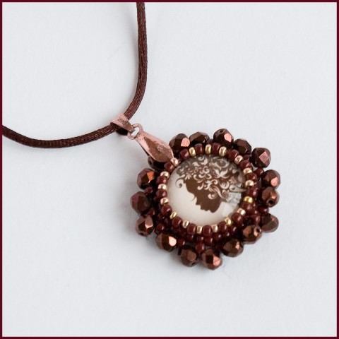 Čokoládová kráska náhrdelník minerál elegance 