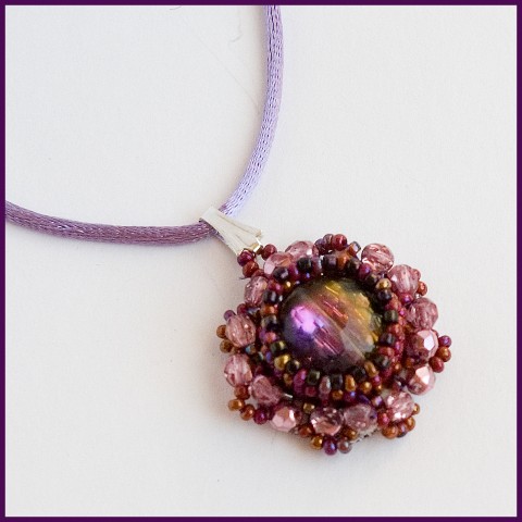 Náhrdelník fialový - duhový fialový náhrdelník elegance 