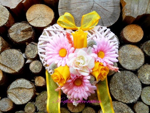 Srdíčko - růžičky a gerbery srdce dekorace růžová srdíčko pletený bílá květiny žlutá velikonoce ruční práce floristika 