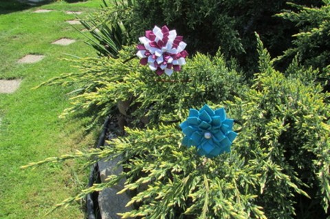 Čelenky s dekorativní květinou modrá fialová čelenka kytka čelenky 