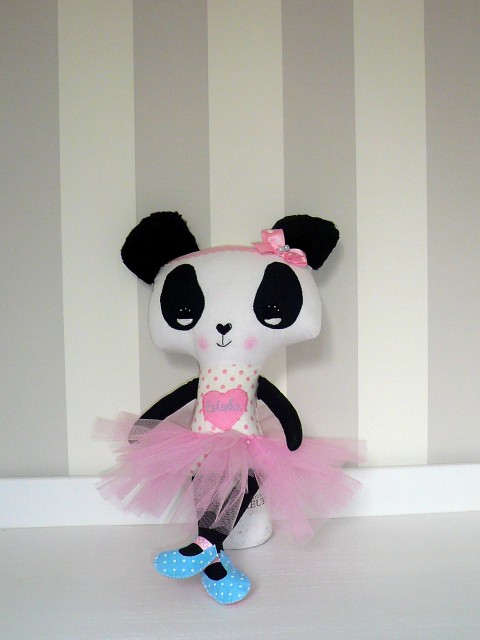 Panenka Panda s tylovou sukýnkou panenka růžová bavlna medvídek medvěd panda tyl plyšák černobílá baletka textilní panenka hadrová panenka látková panenka tylová sukýnka dárek pro holčičku šitá hračka panenka baletka 