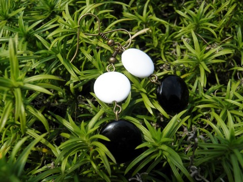 Bílo-černé lentilky bílá černá kulaté náušnice 