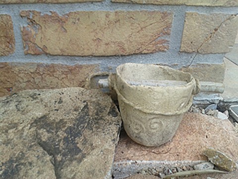 středověký tyglík dekorace keramika hrnek zahrada starobylý 