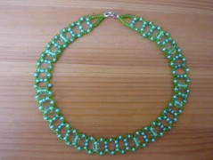 zelený náhrdelníček