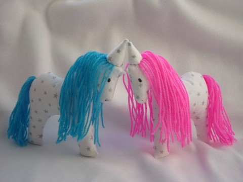 Jednorožec s Jednorožicí dárek kůň koník bavlna hračka koníček mazlík koně mazlíček textilní bavlněný jednorožec látkový mazel látková hračka textilní hračka jednorožci 