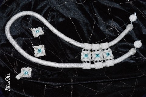 Turquoise náhrdelník modrá elegantní bílá extravagantní tyrkysová prstýnek náušničky čirá ples jemný plesový set splolečenský 