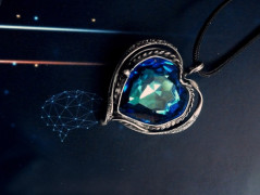 Náhrdelník se surovým smaragdem ZEN