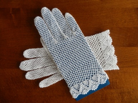 bílé háčkované rukavičky krajka rukavičky crochet háčkovaná krajka lace gloves 