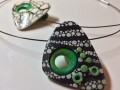 Zdobený náhrdelník v černo-zelené
