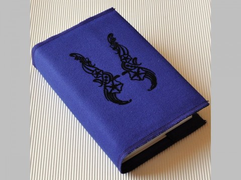 Ornament I., modrá - obal na knihu modrá ornament obal černá kniha knihu knihy obal na knihu 