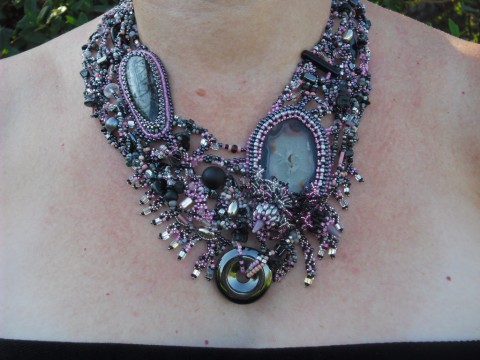 Náhrdelník Laguna náhrdelník achát korálkování freeform šitý šperk návrhářství 