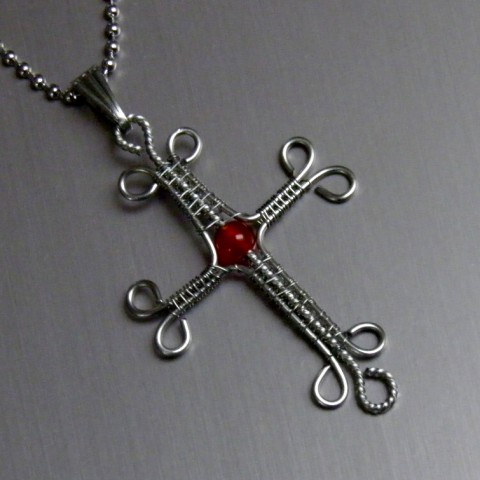 Křížek s karneolem křížek nerez korálek karneol antialergický minerály nerezový drát wire wrapping nerezová ocel 