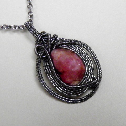 Náhrdelník Rosie originální autorský minerály nerezový drát wire wrapping řetízek nerez turmalín rubelit surový zlomek 