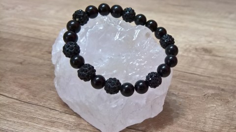 Černý elegantní náramek šperk kámen polodrahokam náramek ručně kov korálky ruční elegantní elegance lev minerál znamení znak obsidián zvěrokruh černý symbol minerály energie lesklé handmade pruženka energetický krční čakra návlekový 