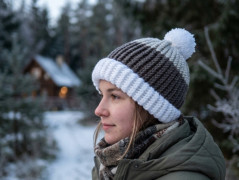 Pletená spadlá čepice černá-červená