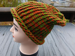 Pletená spadlá čepice hnědobéžová