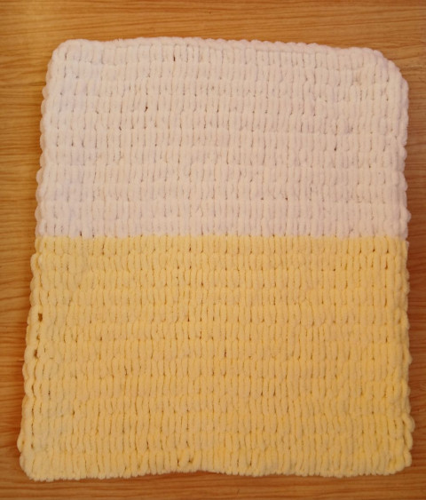 Měkká pletená deka puffy žlutá-bílá dárek holčička miminko postýlka kočárek teplo chlapeček 