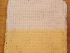 Pletená spadlá čepice hnědobéžová