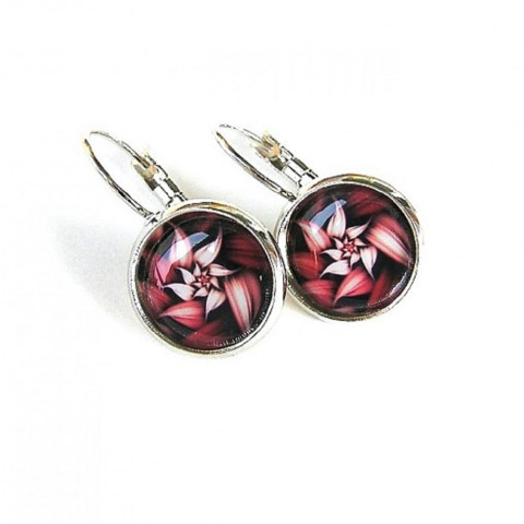 Červený květ červená náušnice květ visací stříbrná grafika zavírací grafický motiv bílá čená 