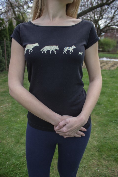 Psí evoluce - tričko dámské originální dárek pes jezevčík vlk narozeniny žena černá šedá béžová zvířata tričko potisk dámské vtipné psí sítotisk lovecký evoluce prehistorický 