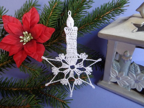 Háčkovaná svíčka s hvězdičkou dekorace sníh zima vánoce svíčka háčkovaná vánoční háčkování ozdoba háčkované led stromeček hvězdička sněhová vločka sněhová vločka svátky na pověšení vánoční ozdoby vánoční dekorace sněhové vločky háčkované ozdoby ozdoba na stromeček háčkované vločky váza s chvojím 