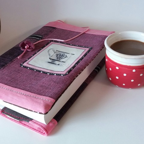 Obal na knihu růžový rostoucí obal na knihu s obrázke 