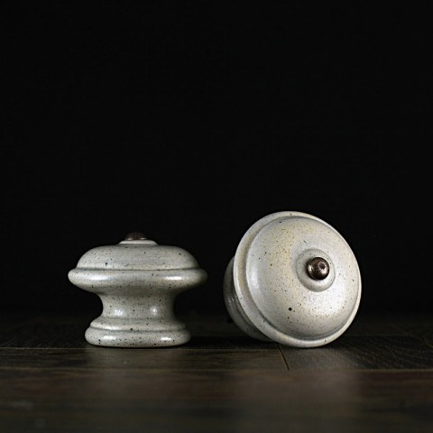 Úchyt / šedý- vzor č. 3 keramika keramické vintage keramický komoda starobylé nábytek rustikální starobylý úchyt knopek rustical rustikal knopka keramický úchyt šuflík 