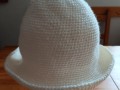 Háčkovaný dámský zimní klobouk