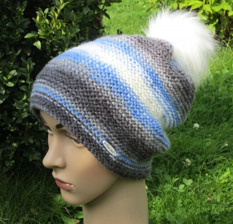 Čepice modro-šedá s bambulí čepice pestrobarevná čepka hučka pro ženy pletená čepice 