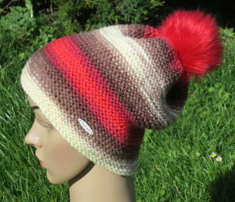 Pletená čepice s červenou bambulí čepice pestrobarevná čepka hučka pro ženy pletená čepice 