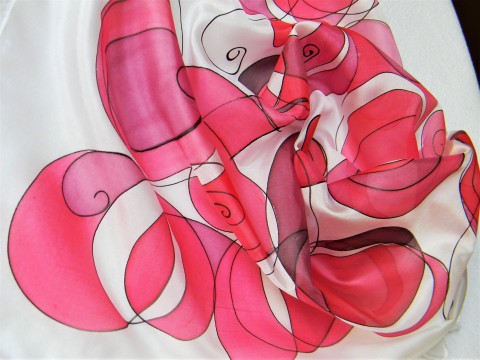 Savita - hedvábný šátek 55x55cm červené elegantní hedvábí šátek geometrie 