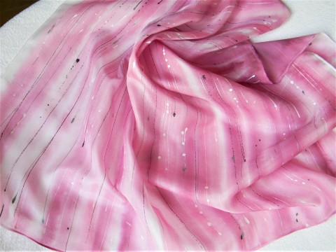 Natei - hedvábný šátek 55x55cm červené podzim fialová listy elegantní bylinky hedvábí šátek lístečky šalvěj 