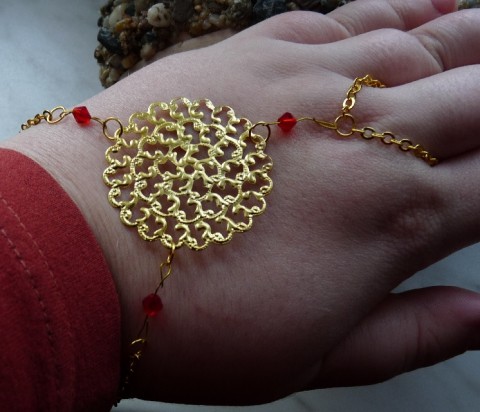 Ozdoba Mihrimah červená korálky zlatá ornament řetízek zlato rudá orientální oient fazeta 