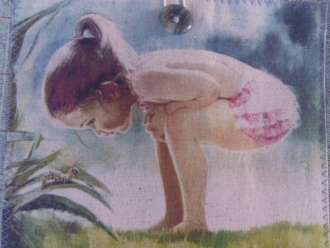 Pastelkovník - holčička s housenkou pouzdro penál tužkovník pastelkovník 