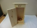 Dřevěná krabice na víno zdobená