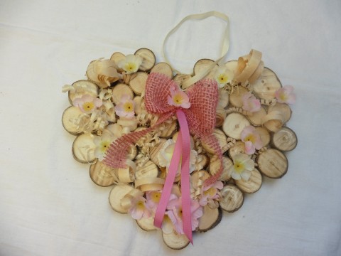 Srdíčko z dřevěných koleček dekorace srdíčko máta valentýn 