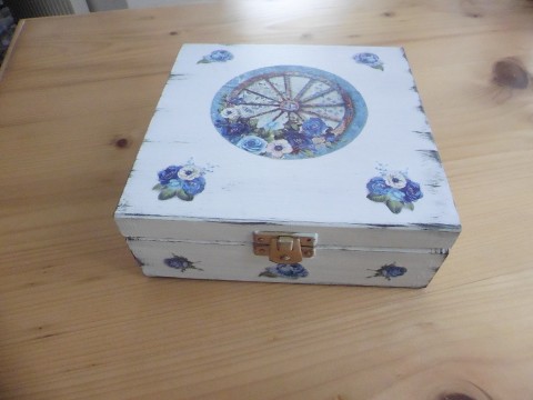 Dárková dřevěná krabička truhlička šperkovnička svatební truhlička 