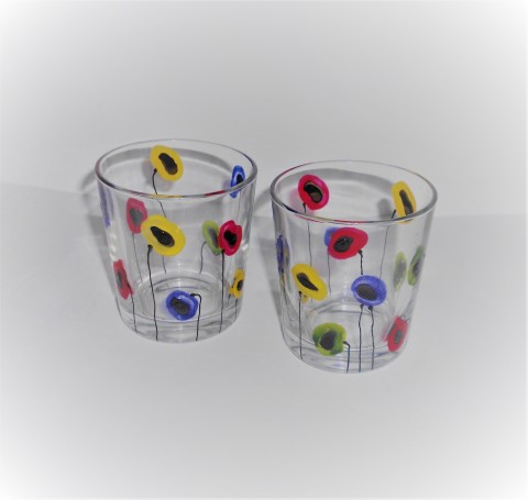 Veselé květy pestrobarevné barevné veselé hravé pestré výrazné ruční malba malované sklo malované skleničky na pití 