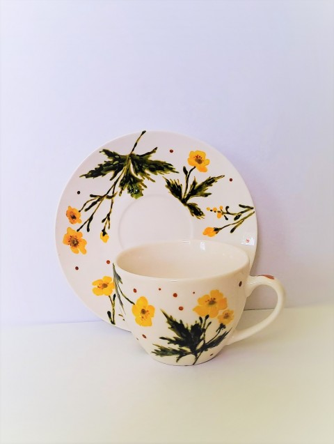 Na kafíčko - Pryskyřník prudký hrnek letní květiny příroda káva léto žlutý porcelán hrníček něžný jemný romantický květinový na čaj na kávu pryskyřník ručně malovaný hrnek malovaný hrnek luční květy malovaný porcelán žluté květy 