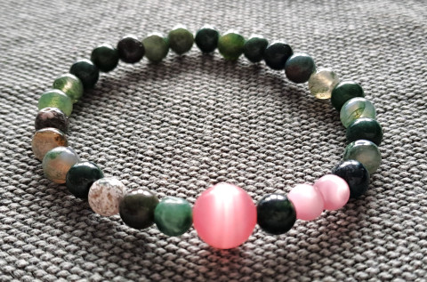 Něžný dotek přírody - minerály náramek zelená růžová přírodní křišťál ulexit kočičí oko rutil na pružence pružný náramek náramek z korálků korálkový náramek minerální náramek pruženkový náramek zelený křišťál 