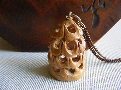 Klícka na sny - dřevěný šperk šperk exotika vyřezávaný klícka  