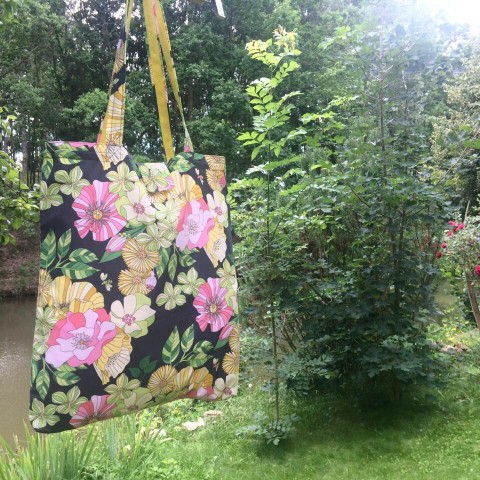 Léto celý rok 3 zelená taška růžová květy černá žlutá nákup eko 