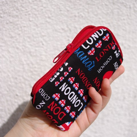 Love London... pouzdro na mobil červená srdce obal černá vlajka kapsička zip pouzdro mobil zapínání anglie telefon love londýn praktické london mobilní smartphone chytrý dotykový futrál britský bezpečné 