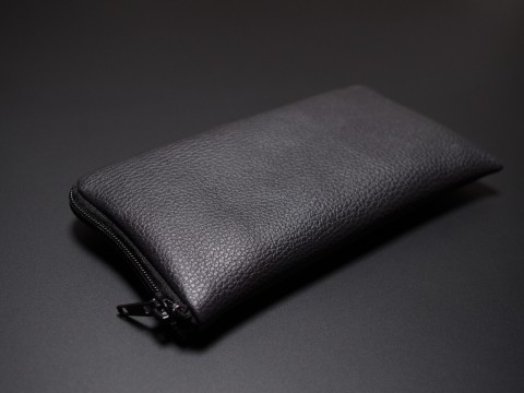 Pouzdro na mobil - koženka moderní obal praktický černá zip mobil oblázky telefon mobilní smartphone dotykový futrál poudro 