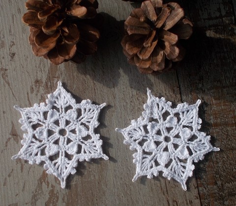 Háčkované vánoční ozdoby, hvězda 7 dekorace bavlna moderní bílá hvězdička sněhová tradice vločka ruční práce na stromek 