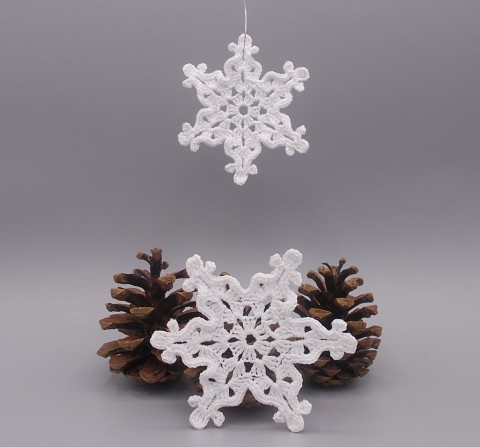 Háčkované ozdoby, vločka č. 21 dekorace ozdoby vánoce háčkovaná bavlna vánoční hvězda ozdoba háčkované hvězdička sněhová vločka snowflake na stromeček christmas zavěsit na stromek snowflakes 