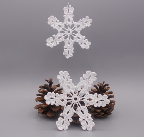 Háčkované ozdoby, vločka č. 22 dekorace ozdoby vánoce háčkovaná bavlna vánoční hvězda ozdoba háčkované hvězdička sněhová vločka snowflake na stromeček christmas zavěsit na stromek snowflakes 