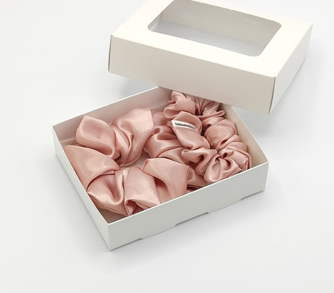 Sada dvou pudrových gumiček gumička gumičky do vlasů spony scrunchies scrunchie 