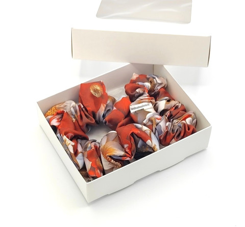 III. Sada dvou květinových gumiček gumička gumičky do vlasů spony scrunchies scrunchie 